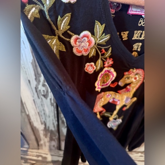 Johnny Was LA Vintage Carousel Horse Embroidered Shirt Black Size Small Fair - Picture 7 of 14
